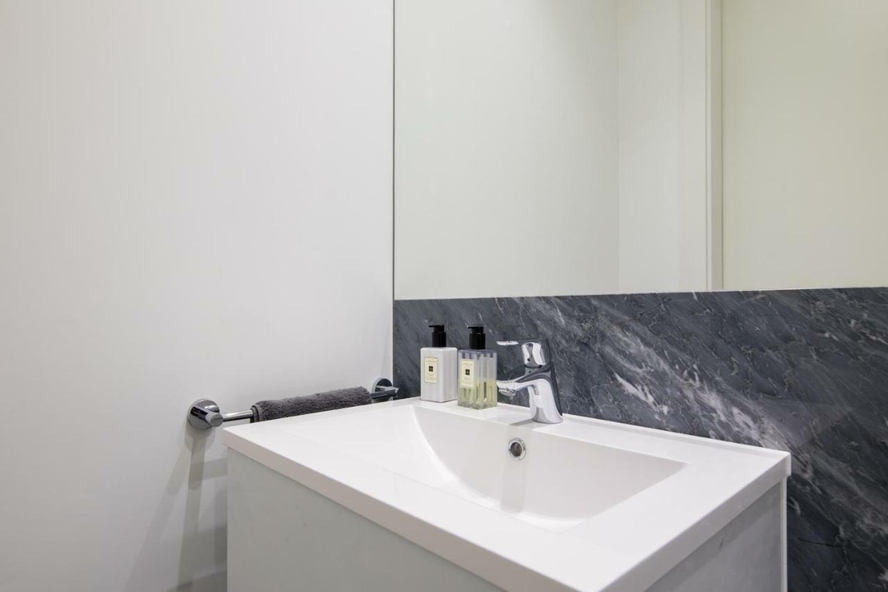 VI Castle Lane Apartment London Bagian luar foto